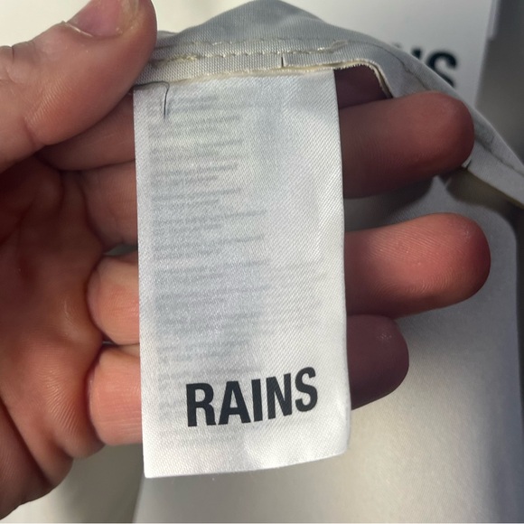 NWT Rains Curve Hooded Jacket -XL - Picture 13 of 14